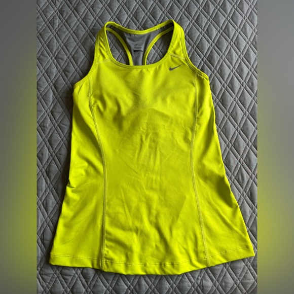 TWO Nike dri-fit tank tops - Picture 2 of 6